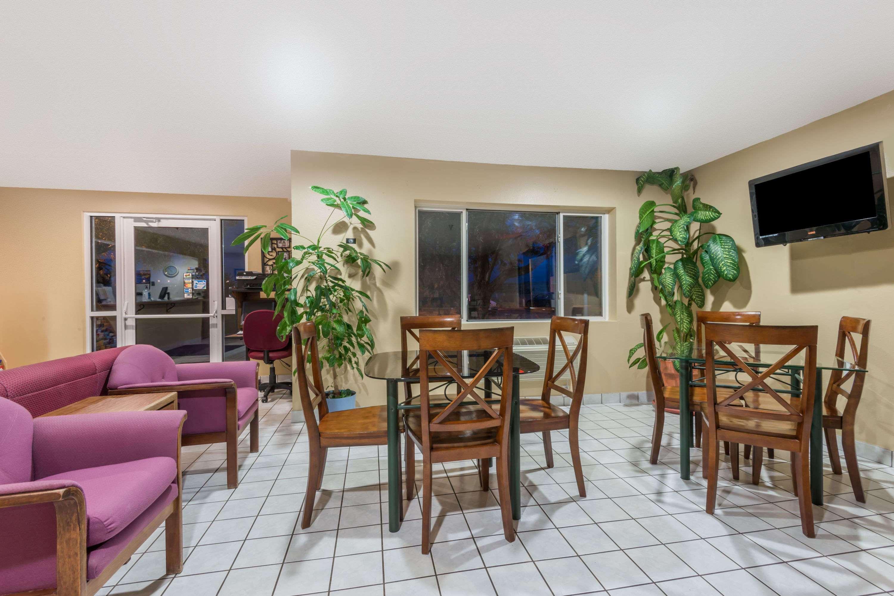 Super 8 By Wyndham Florence Co Extérieur photo